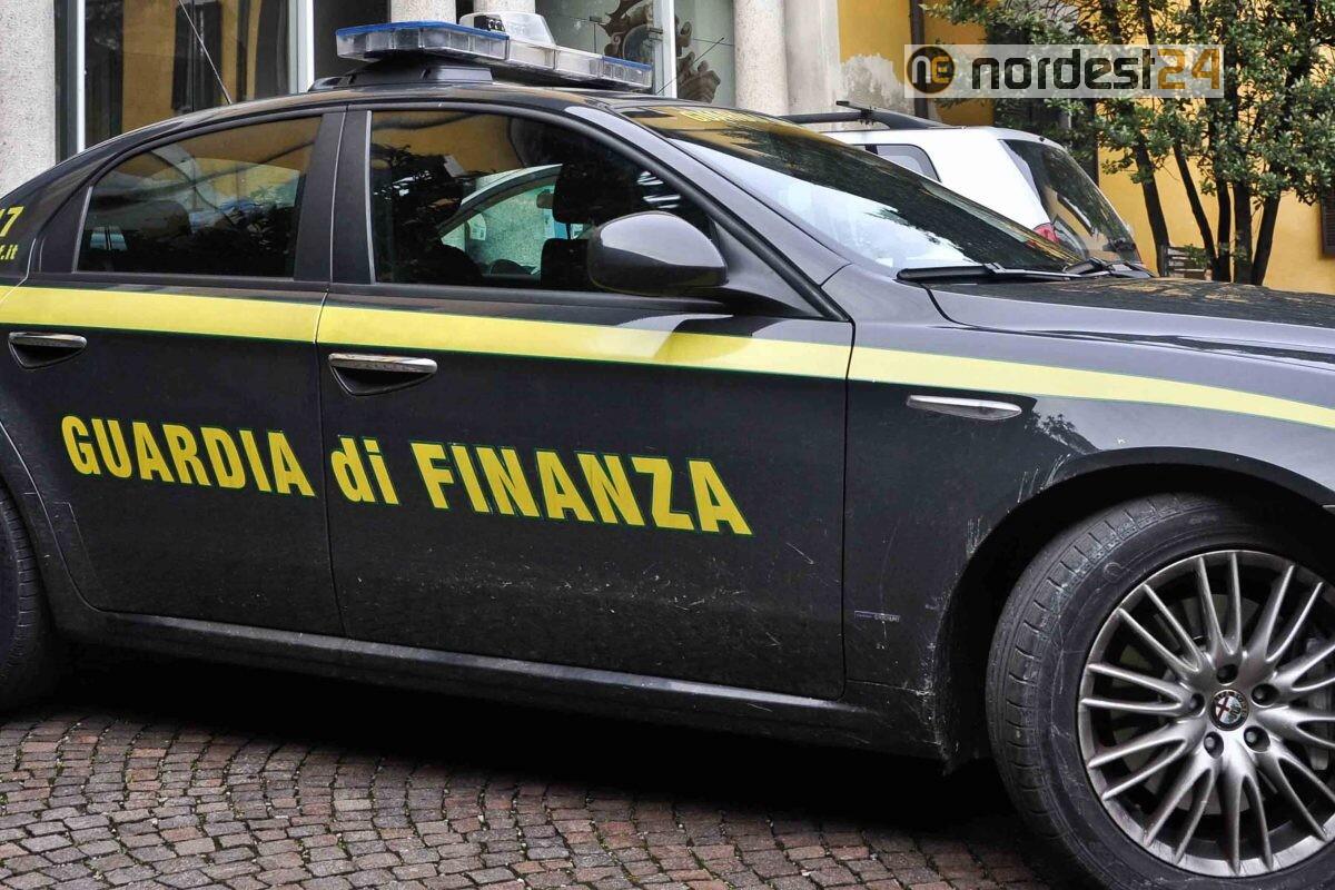 Notizie riservate in cambio di "favori": funzionario Agenzia delle Entrate arrestato - 