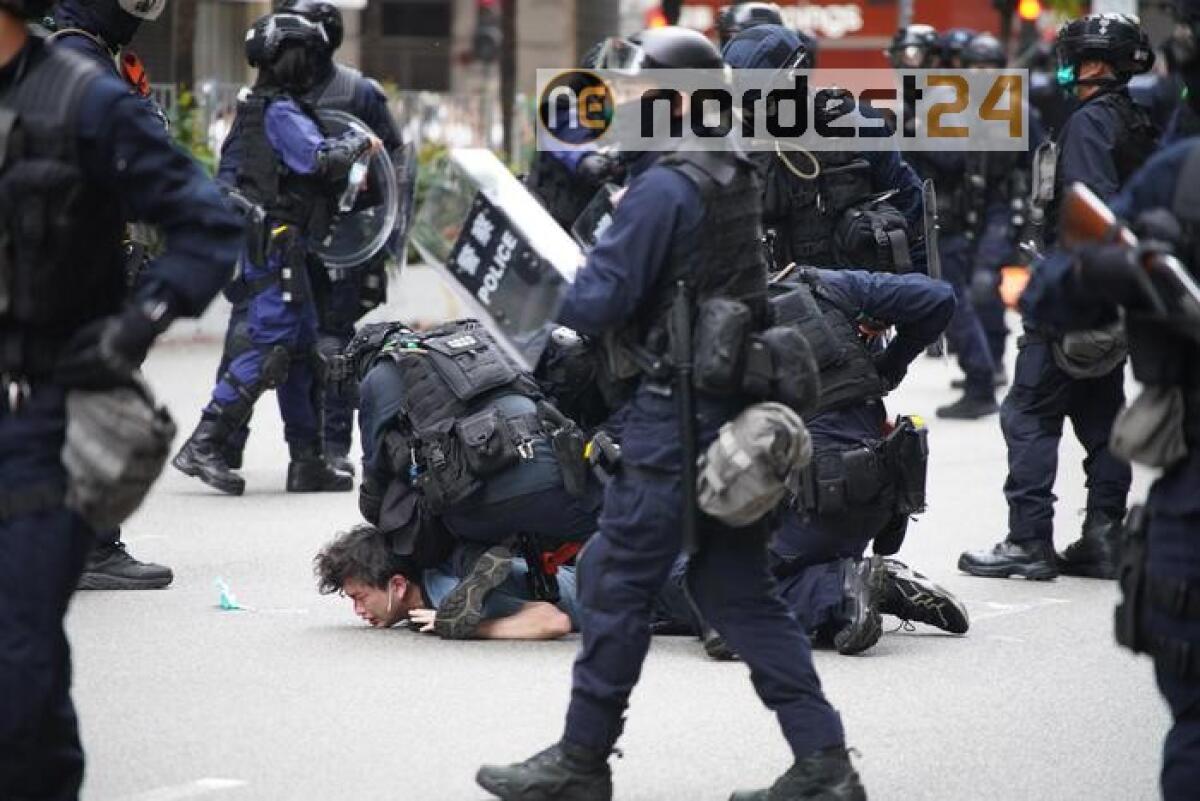 Hong Kong: polizia arresta 180 attivisti - 