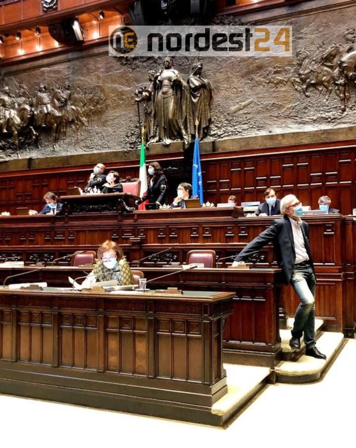 Dl Covid: Senato, ok con 155 sì e 123 no - 