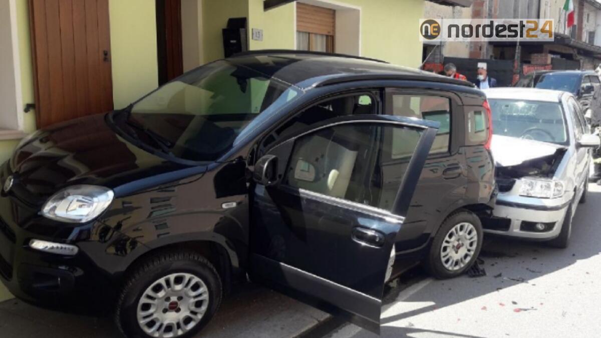 Incidente a San Giorgio della Richinvelda: tamponamento tra due auto - 