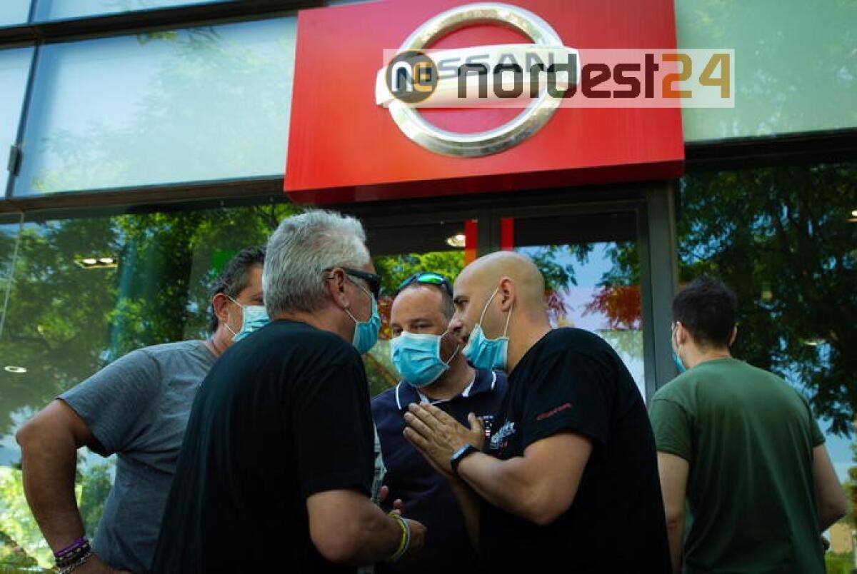 Barcellona, protesta operai Nissan - 