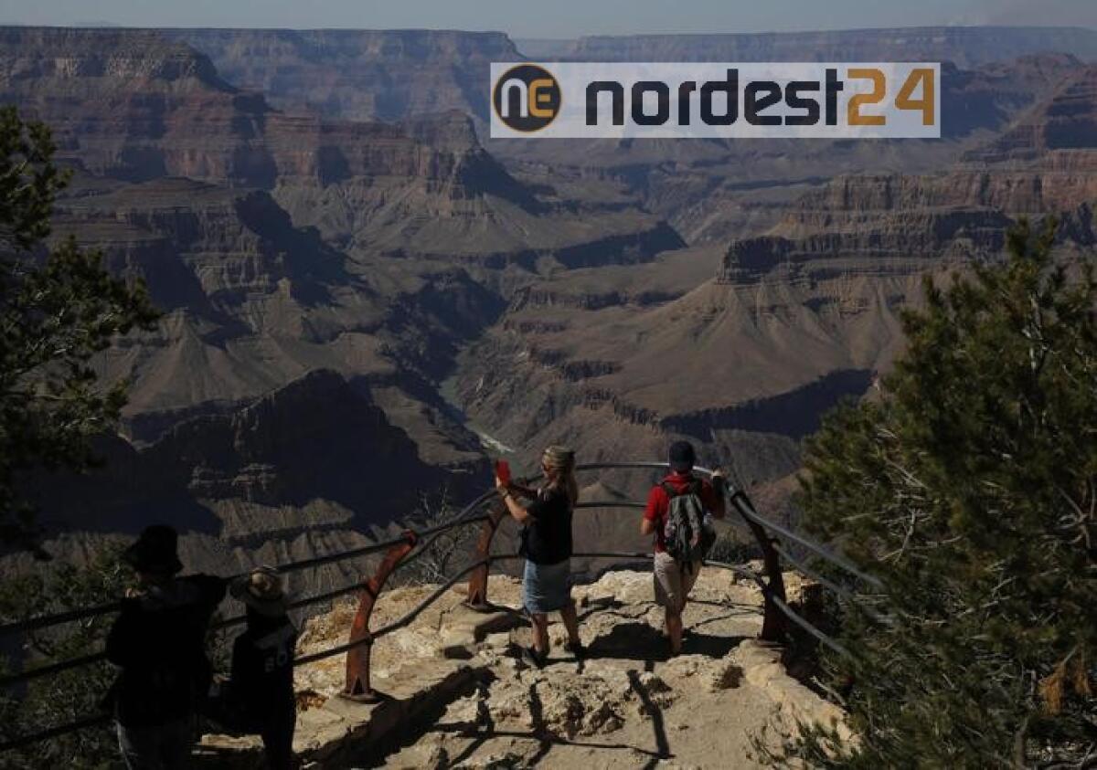 Usa: riaprono Yellowstone e Grand Canyon - 