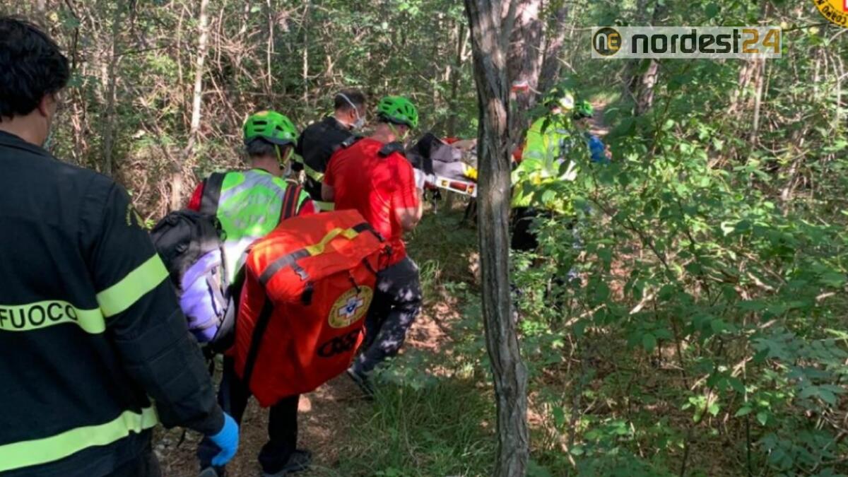 Malore sul sentiero: soccorso un triestino sopra la Napoleonica - 