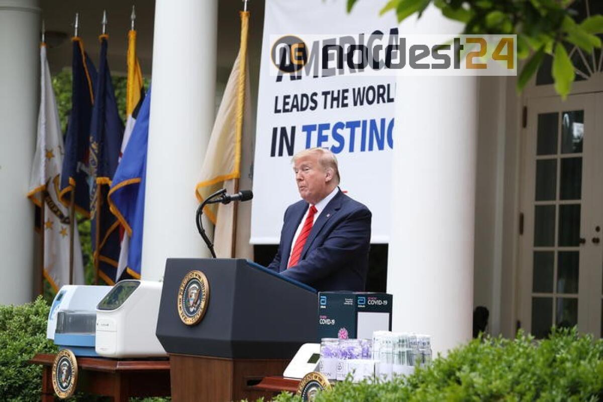 Mascherine a Casa Bianca, tranne a Trump - 