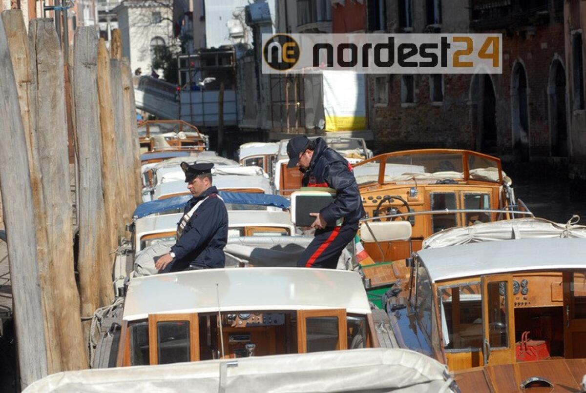 Assembramento in barca a Venezia, puniti - 
