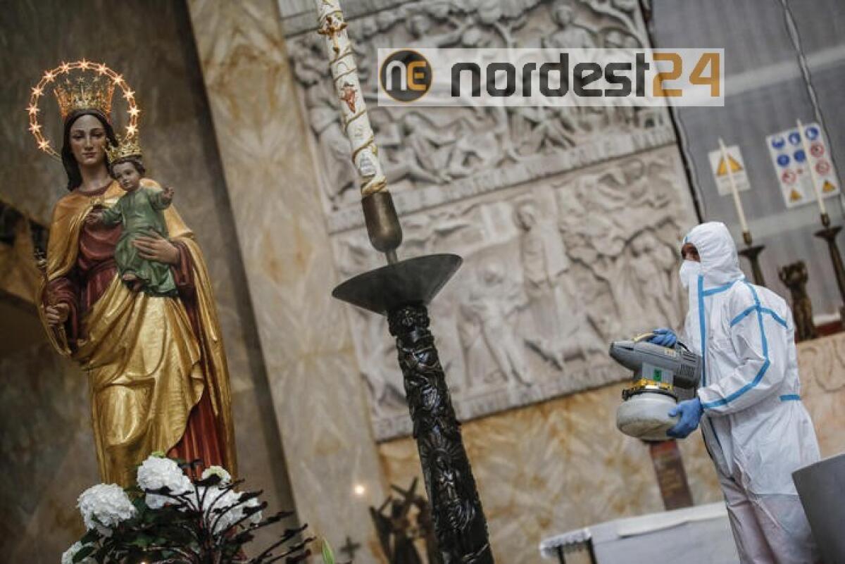Papa, domani Messe, attenzione a norme - 