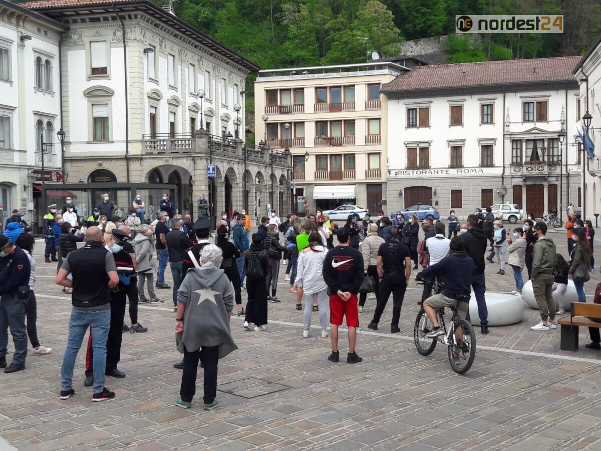 Dalla protesta alla proposta: gli esercenti di Tolmezzo pronti a ripartire - 