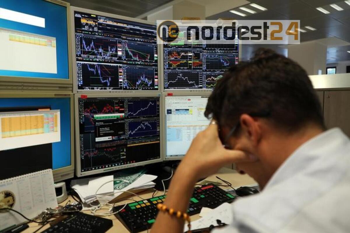 Borsa: Milano sotto pressione, -1,5% - 