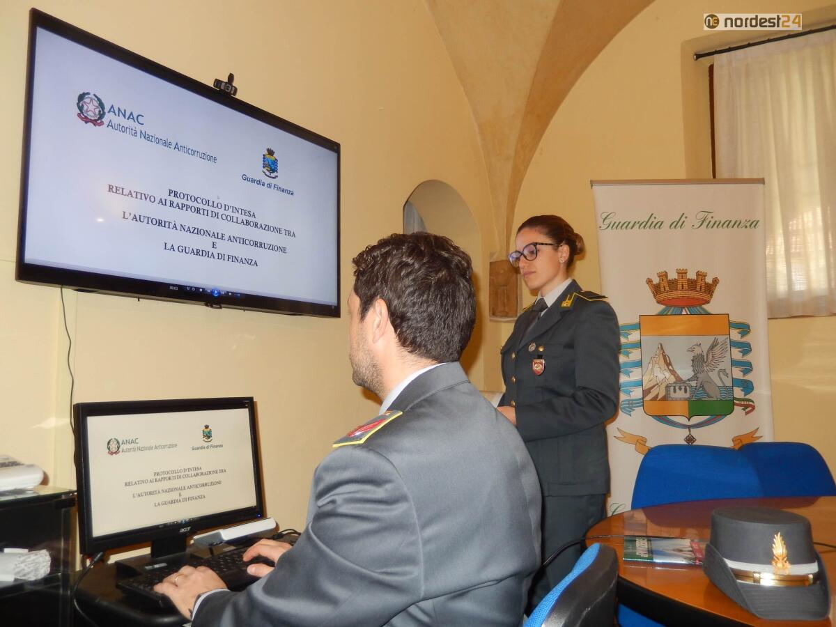 Consulenze illegali per oltre 58mila euro: docente vicentino indagato - 