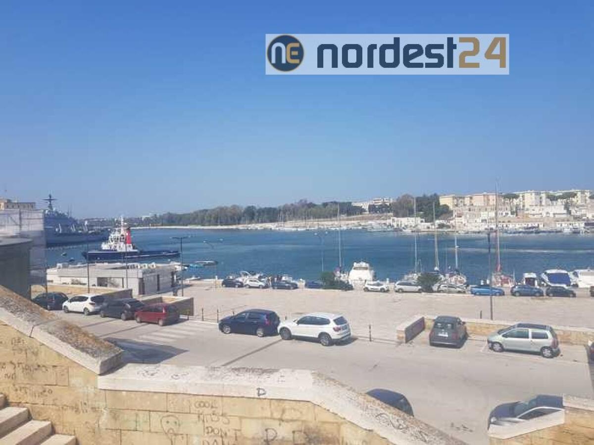 Contrabbando sigarette su nave,6 arresti - 