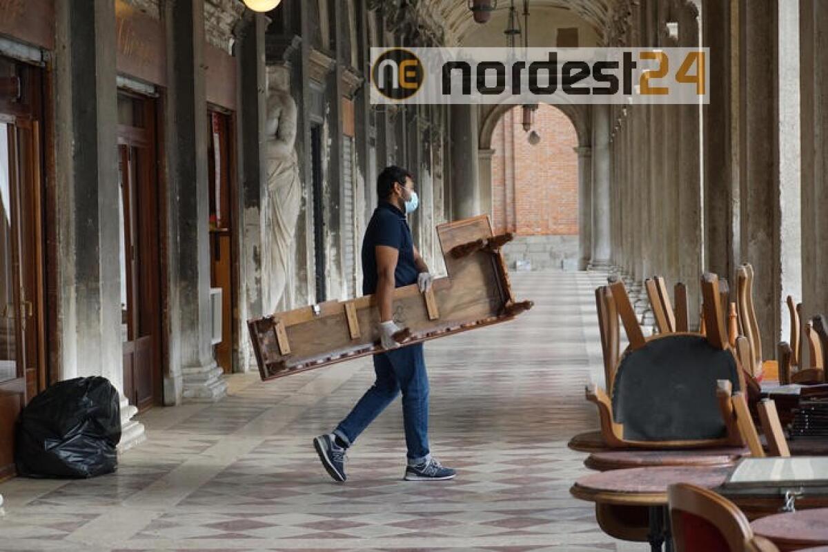 Venezia, ancora chiusi Caffè storici - 