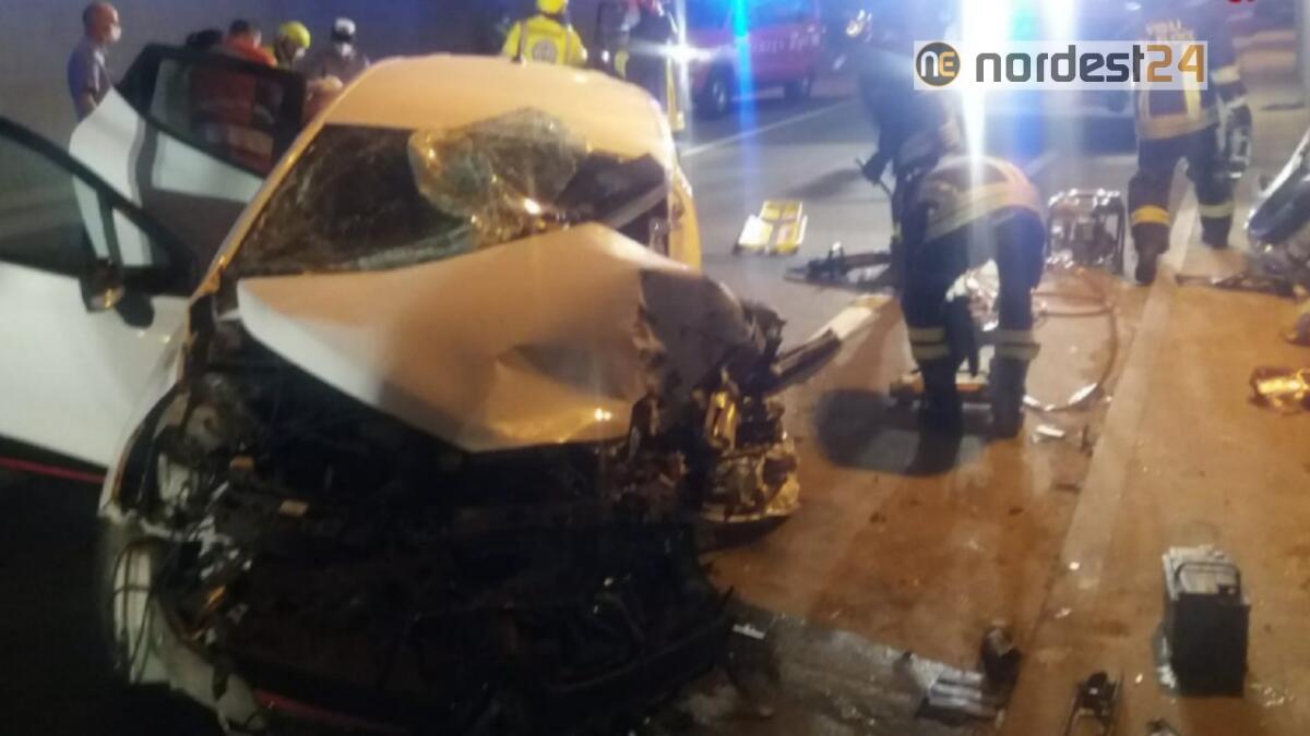 Scontro tra auto e camion in galleria: ferito un giovane - 