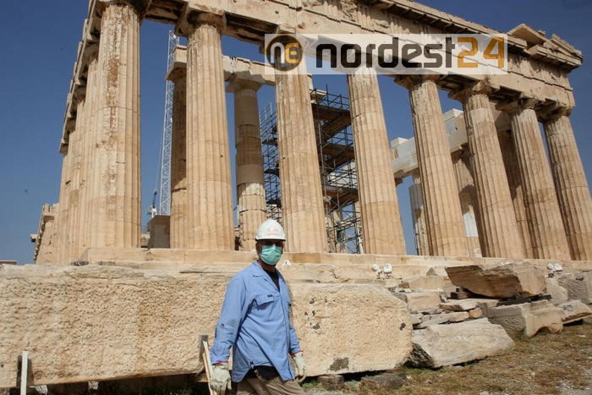 Grecia riapre confini a turisti il 15/6 - 