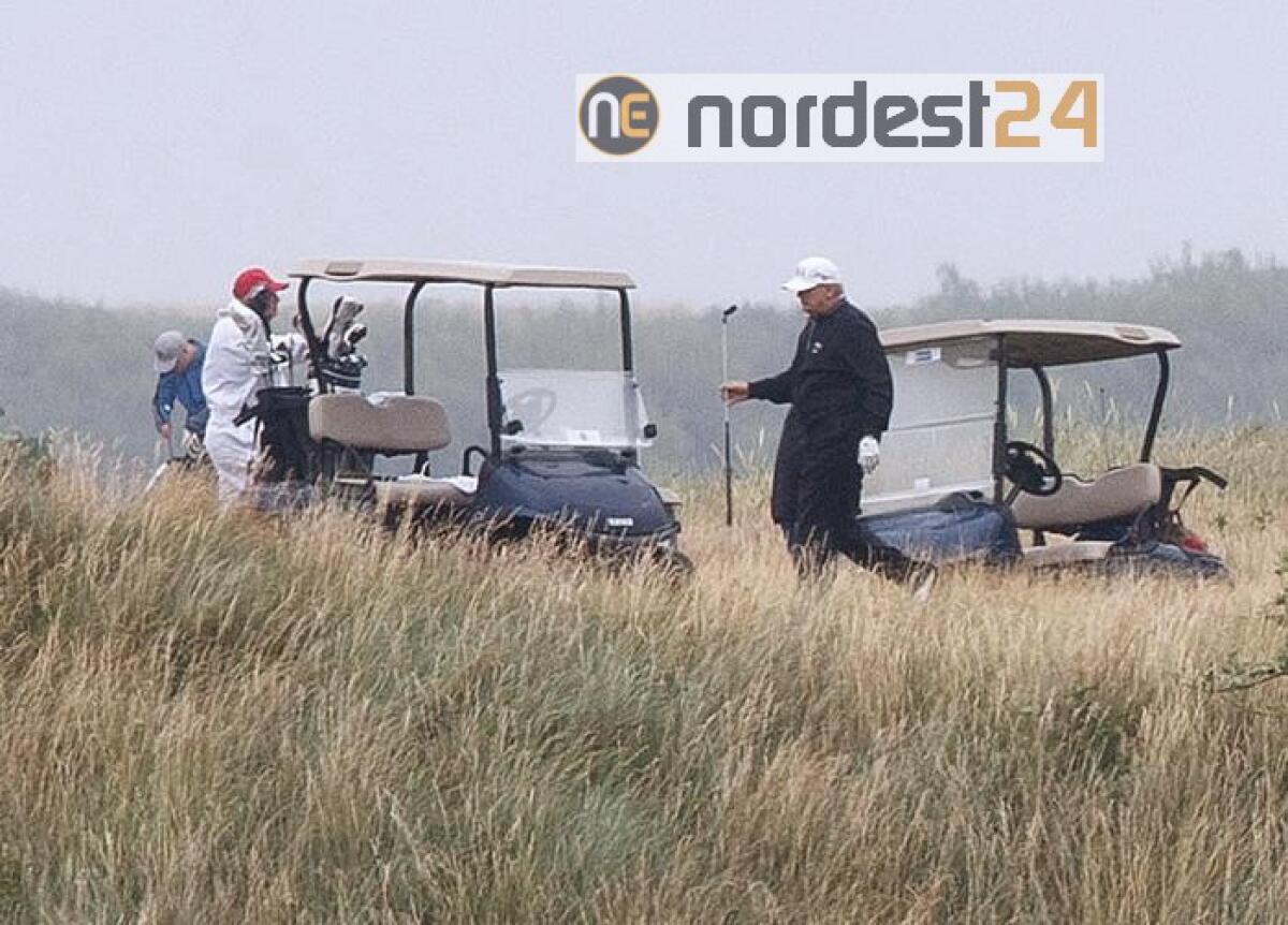 Trump torna a giocare a golf - 
