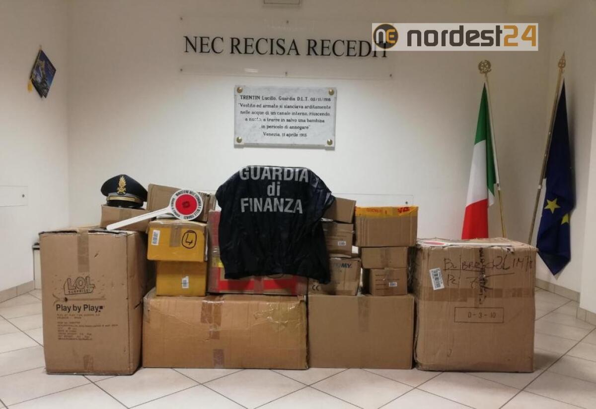 Portogruaro. Maxi sequestro di mascherine, giocattoli e dispositivi elettronici - 