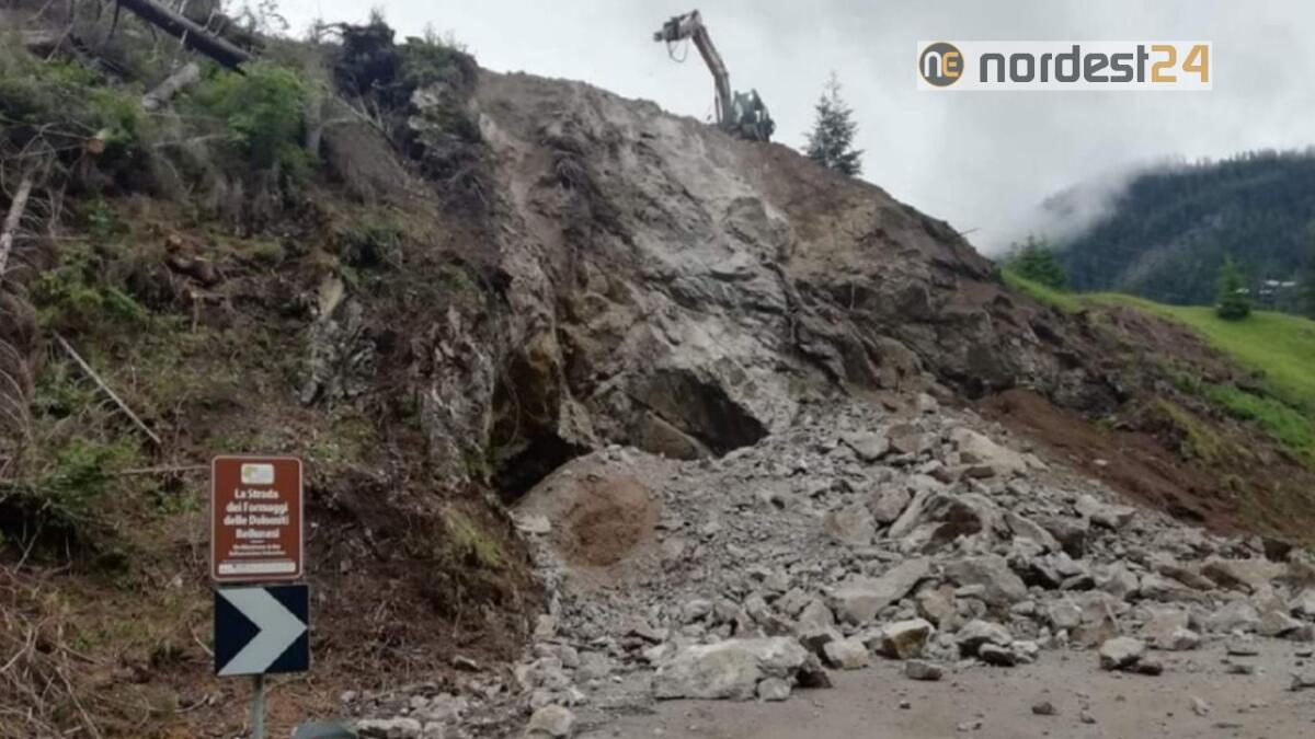 Maltempo in Veneto: sgomberata una frana sulla SP 563 - 