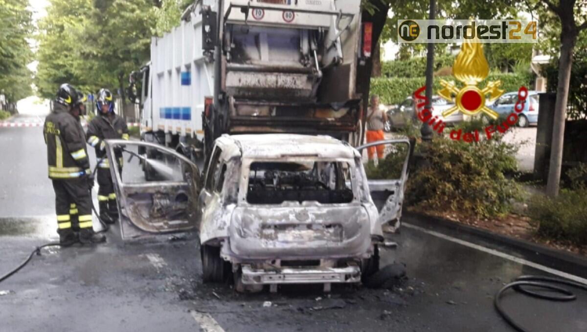 Incidente a Montebelluna: tampona il camion dei rifiuti e si incendia - 