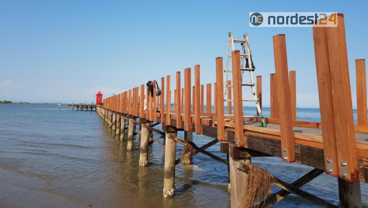 Lignano. Il pontile del Faro Rosso sta tornando al suo splendore - 
