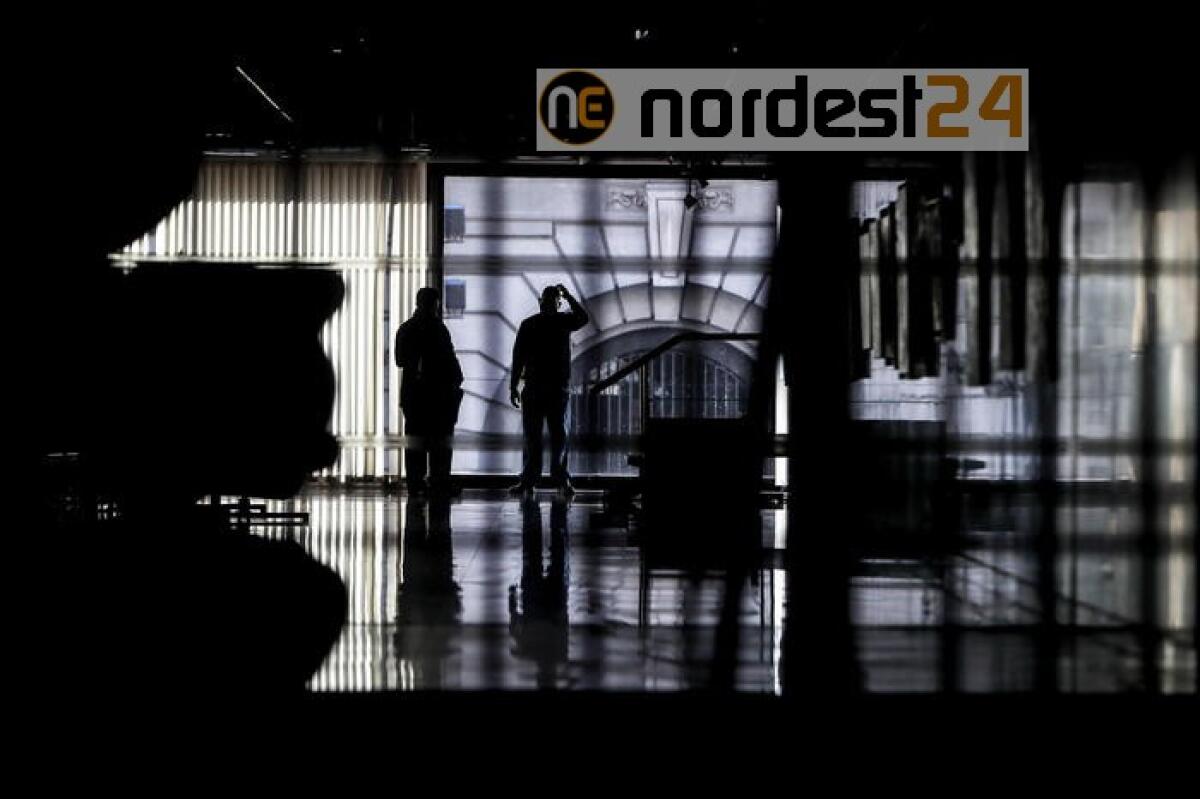 Borsa: Hong Kong positiva, apre a +1,28% - 