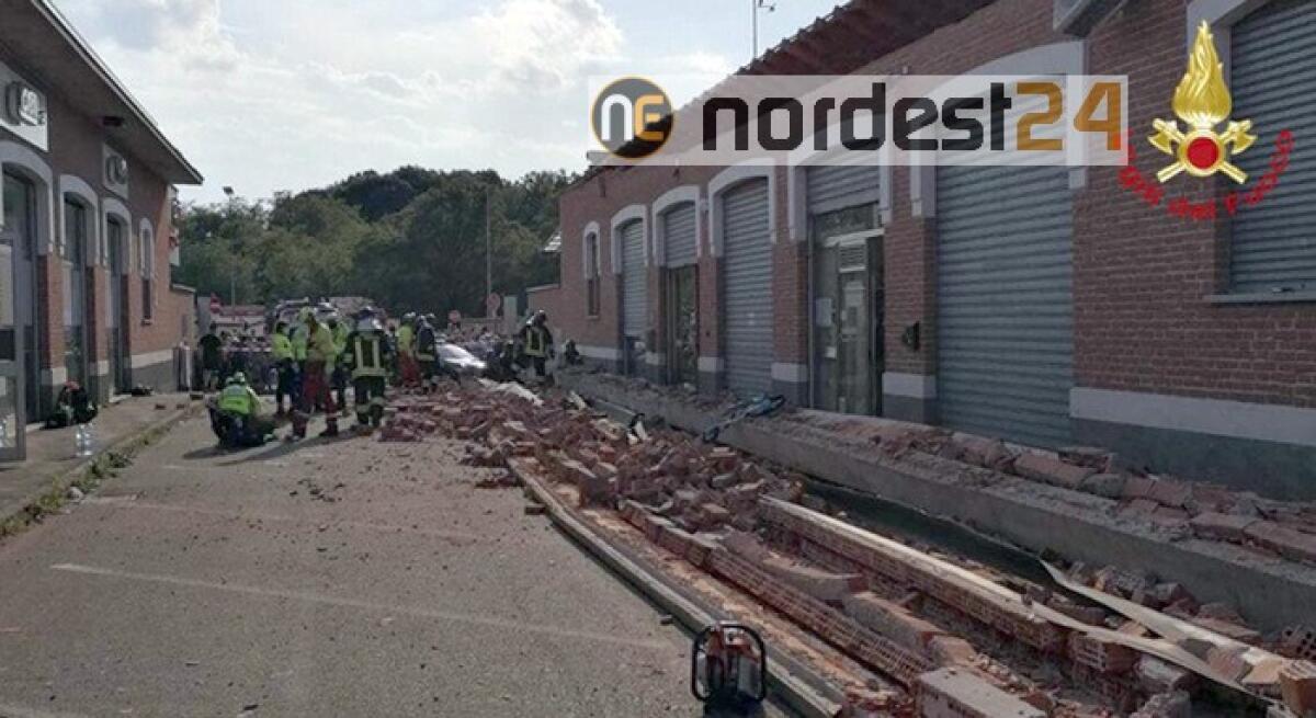 Crolla parte tetto, morti mamma e figlio - 