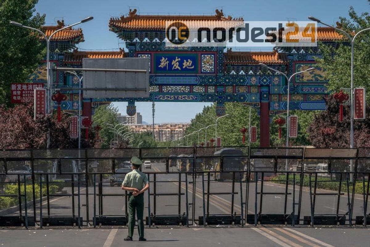 Pechino, altri 10 quartieri in lockdown - 