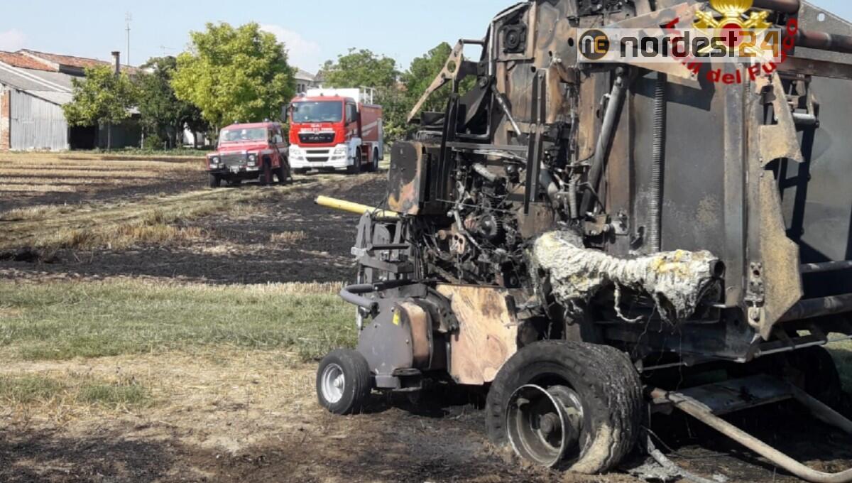 Incendio di una macchina imballatrice di rotoballe: nessun ferito - 