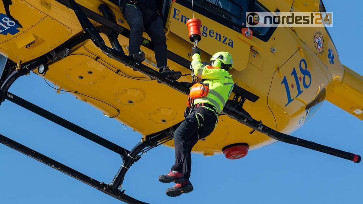 Crisi allergica nel bosco: soccorsa 15enne con elicottero e verricello - 