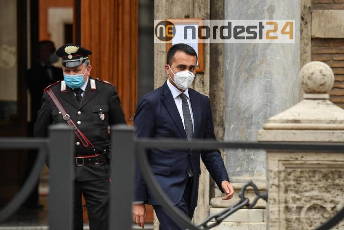 Di Maio, riapre Italia - 