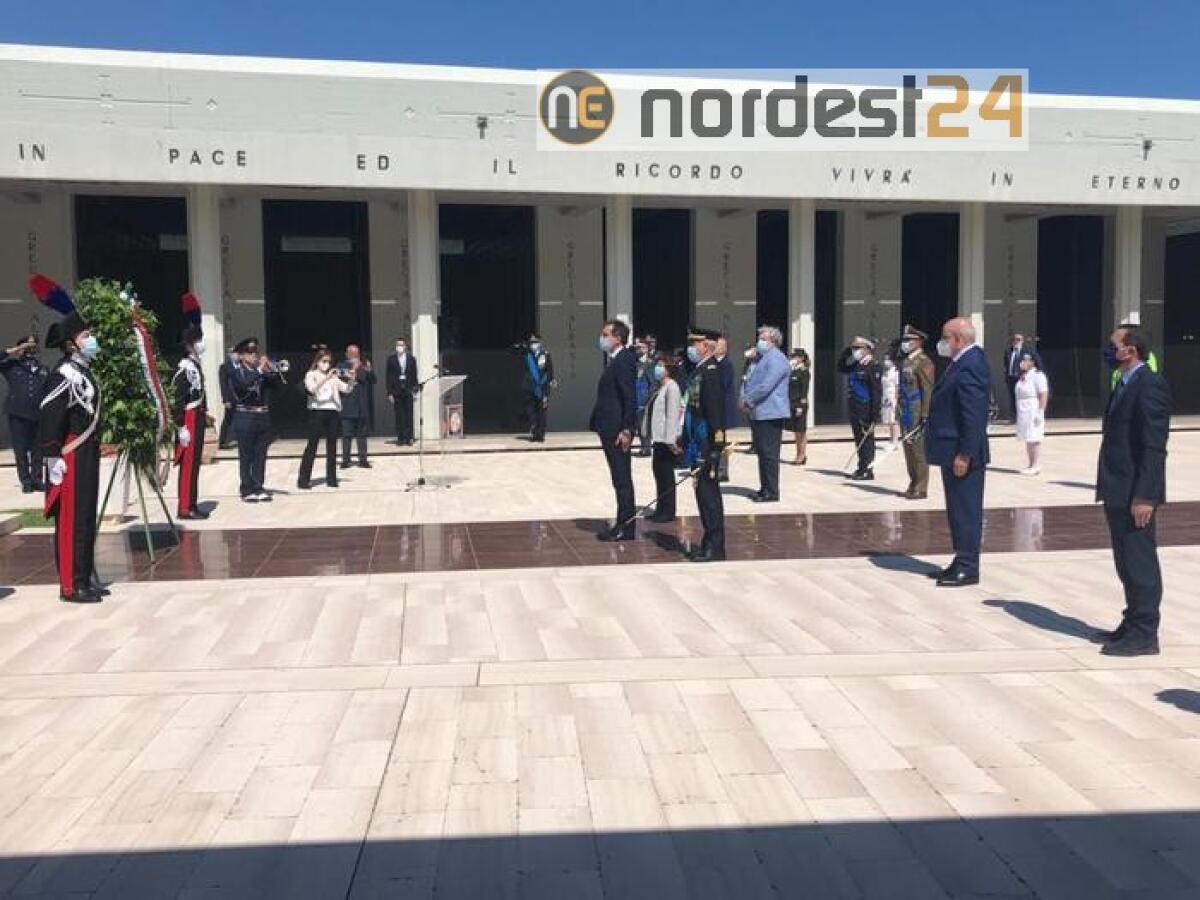 2 Giugno:ministro Boccia a Sacrario Bari - 