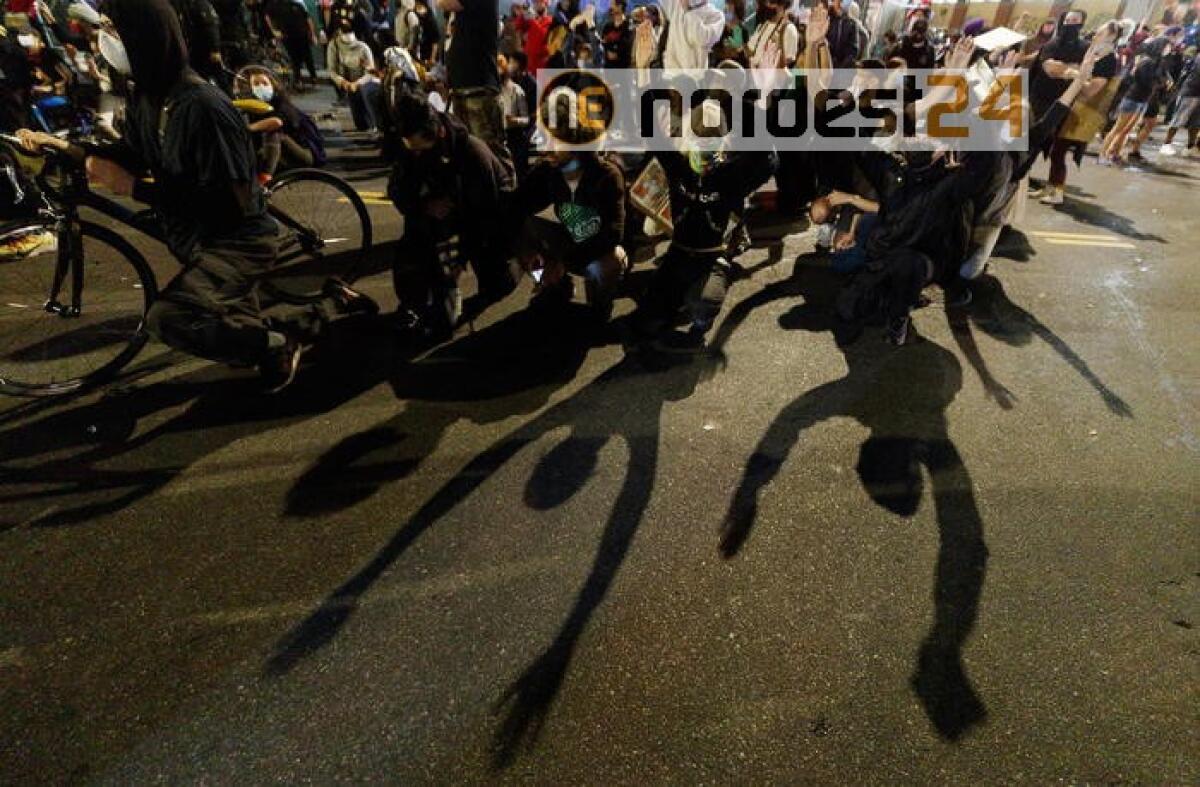 Autocisterna sulla folla a Minneapolis - 