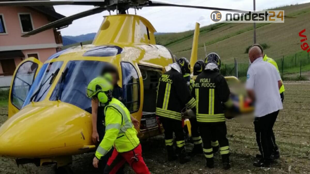 Bimbo cade con il mini quad: manopola del freno nel polpaccio - 