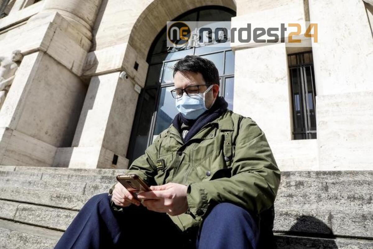 Borsa: Milano gira in positivo (+0,4%) - 