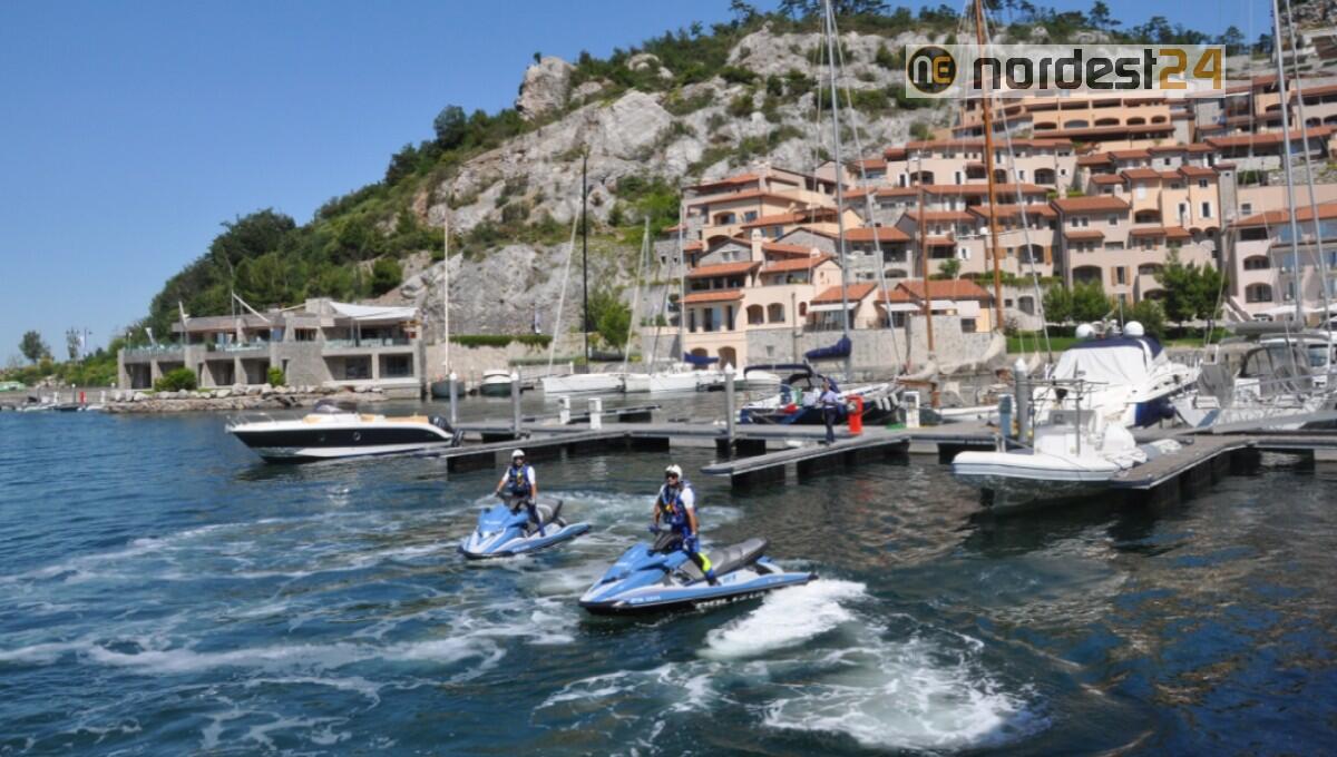 Presentato a Portopiccolo il servizio di moto d'acqua della Polizia - 