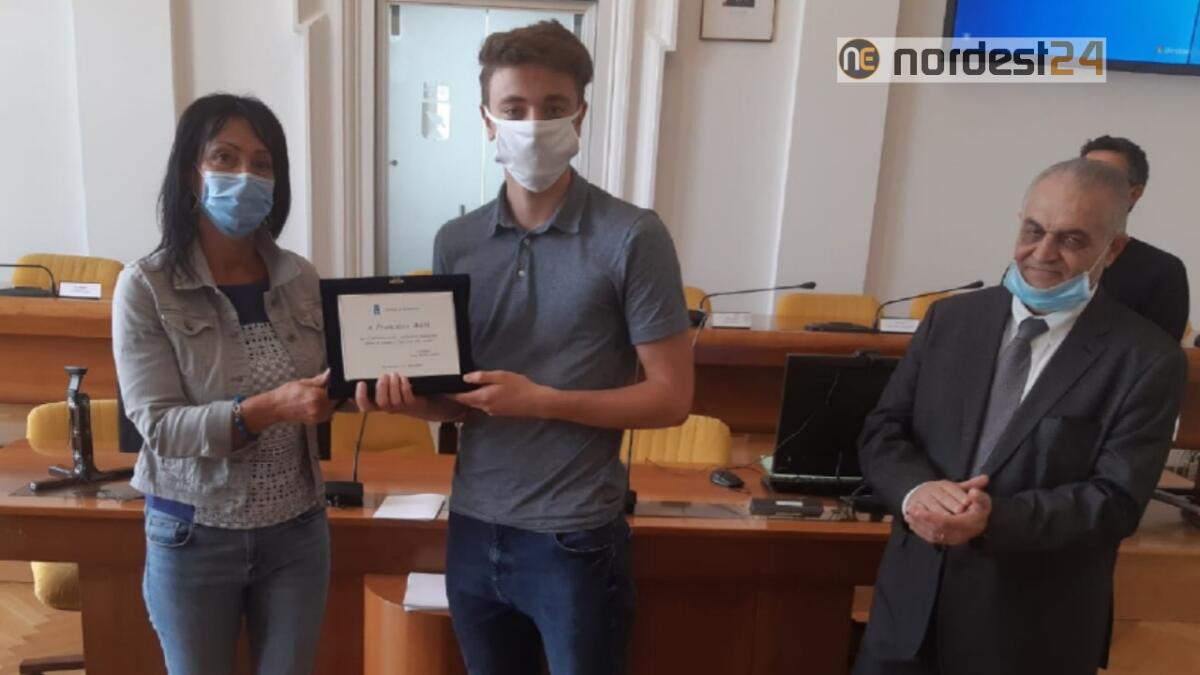 Monfalcone. Il Sindaco premia Francesco Bulli, genio della matematica - 