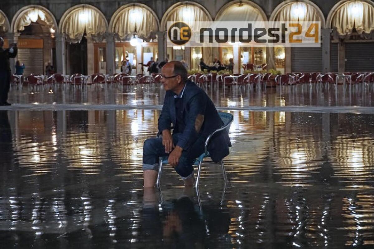 Venezia,ancora acqua alta, massima 99 cm - 