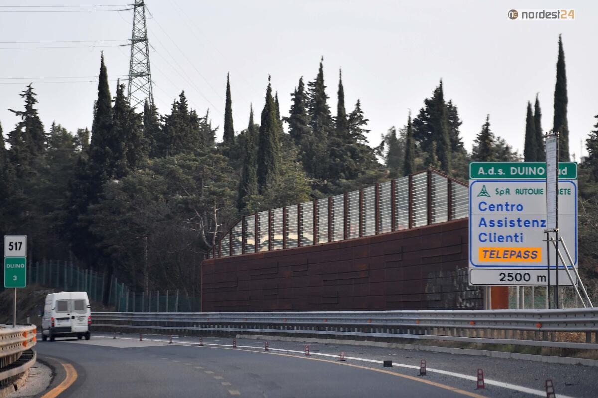 Autostrada, Duino: barriere fonoassorbenti al rush finale - 