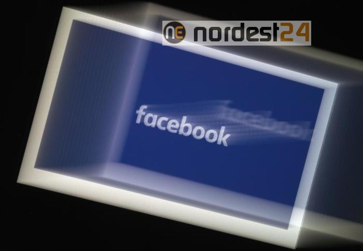 Facebook censura Trump e rimuove spot con simbolo nazi - 