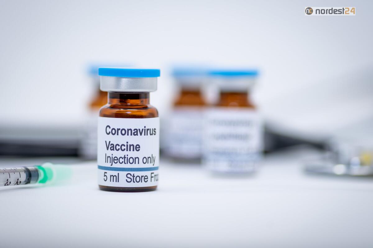 Coronavirus, Speranza firma l'accordo europeo per il vaccino - 