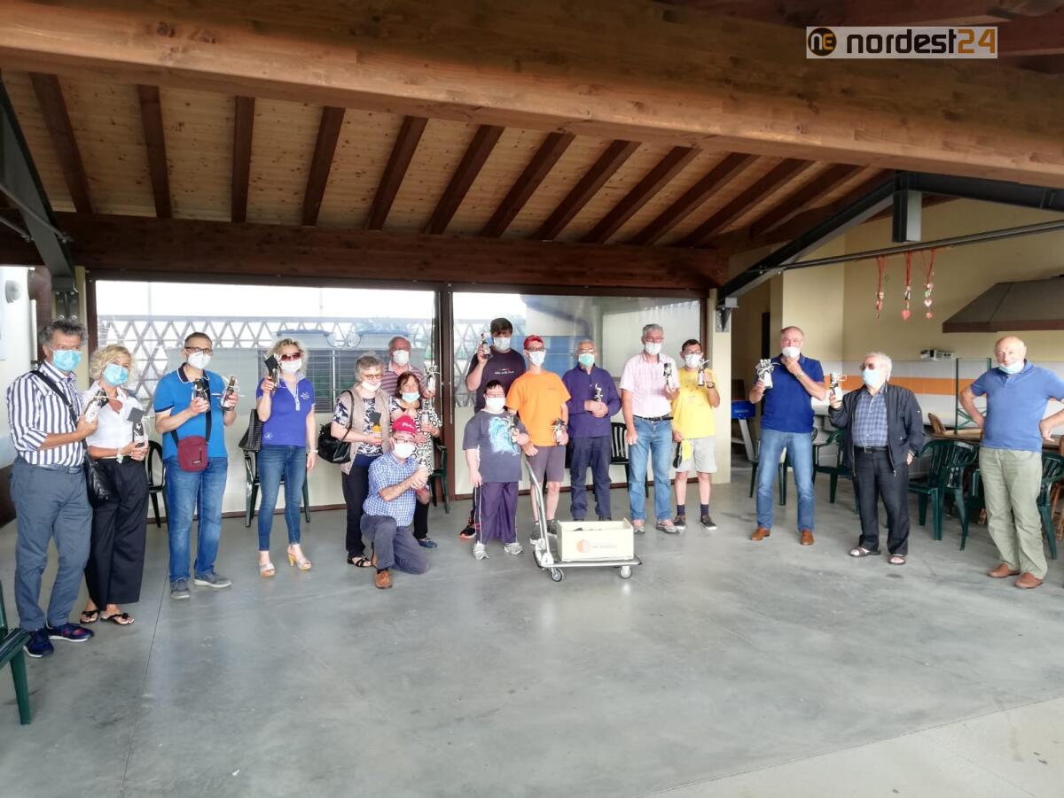 Al Melograno si festeggia il nuovo logo con la birra prodotta dai ragazzi - 