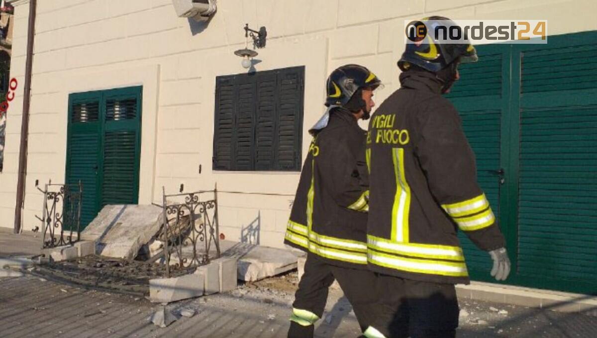 Crolla il balcone di una palazzina a Trieste: tragedia sfiorata - 