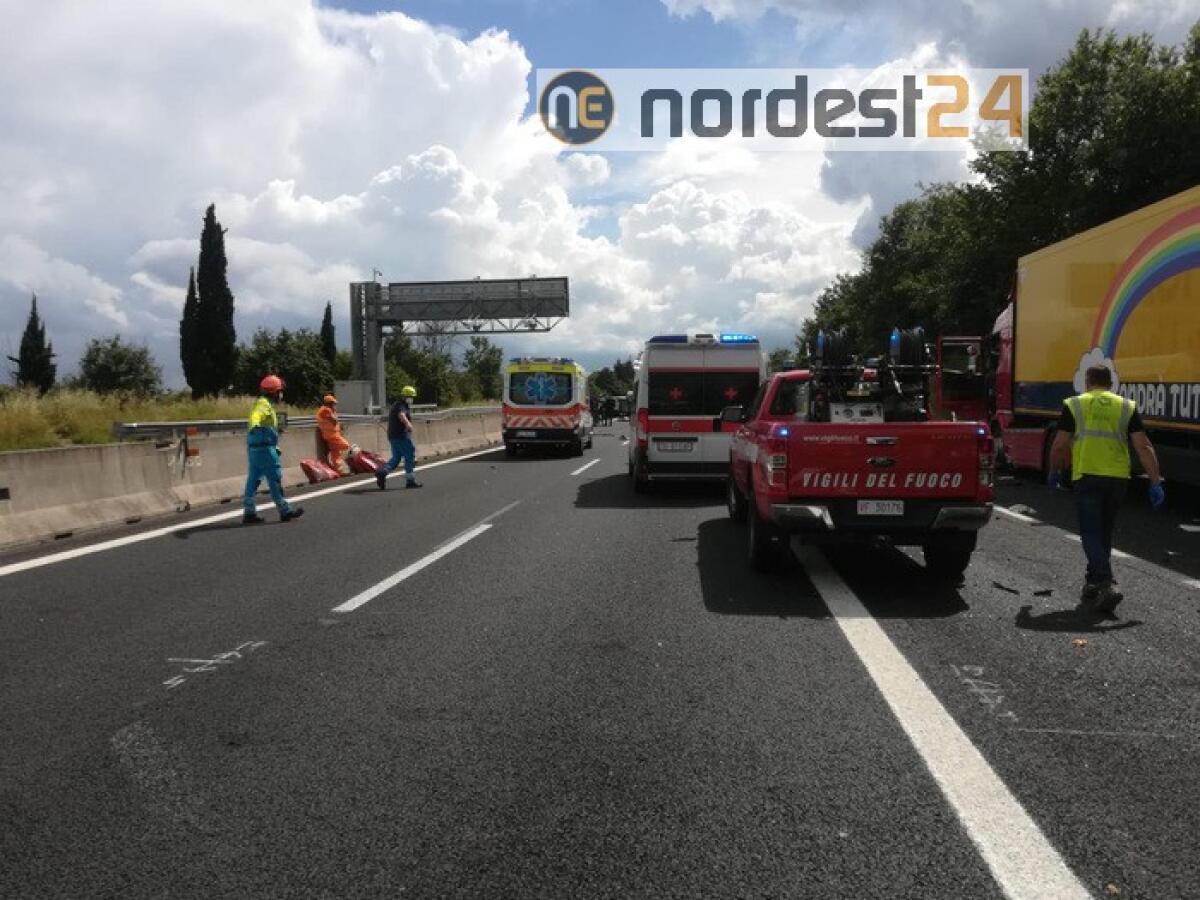 Incidente in A1, due bambini tra vittime - 