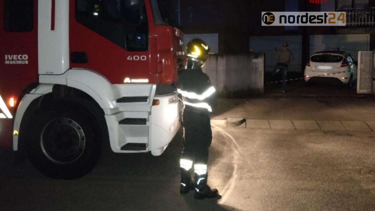 Investito da un'auto nel cortile di casa: deceduto 50enne - 