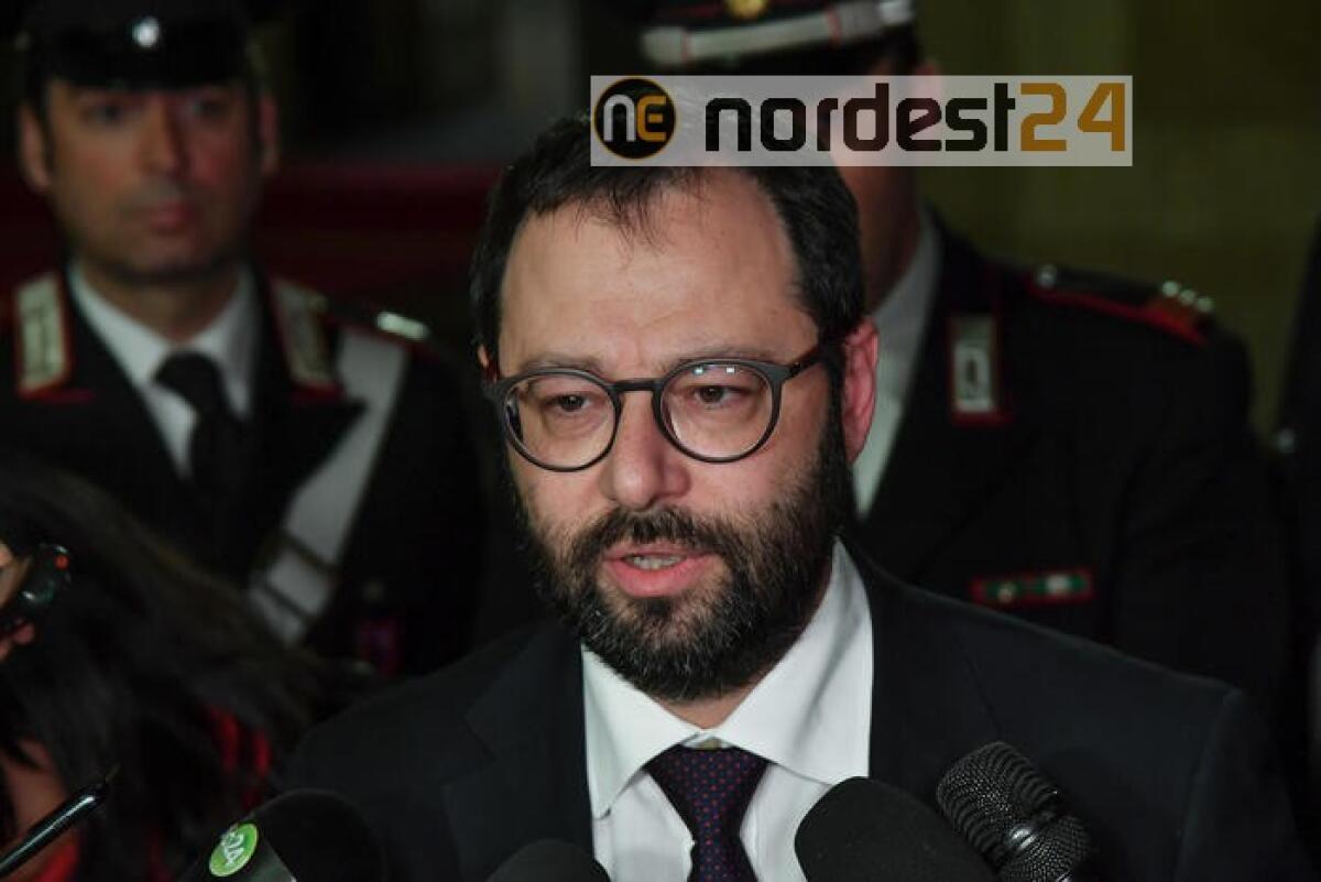 A.Mittal: Patuanelli convoca sindacati il 9 giugno - 