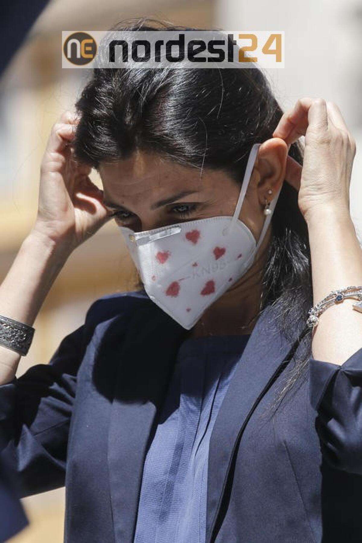 M5S Roma, Raggi minacciata - 