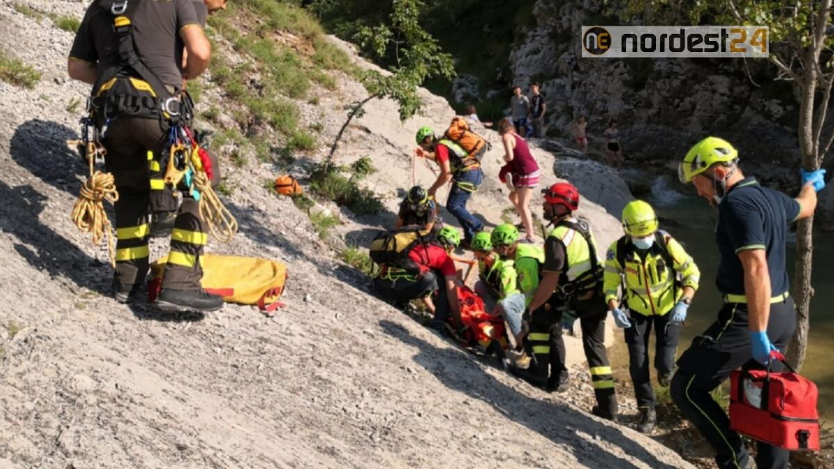 Trieste. Scivola lungo il torrente e si ferisce: soccorsa 33enne - 