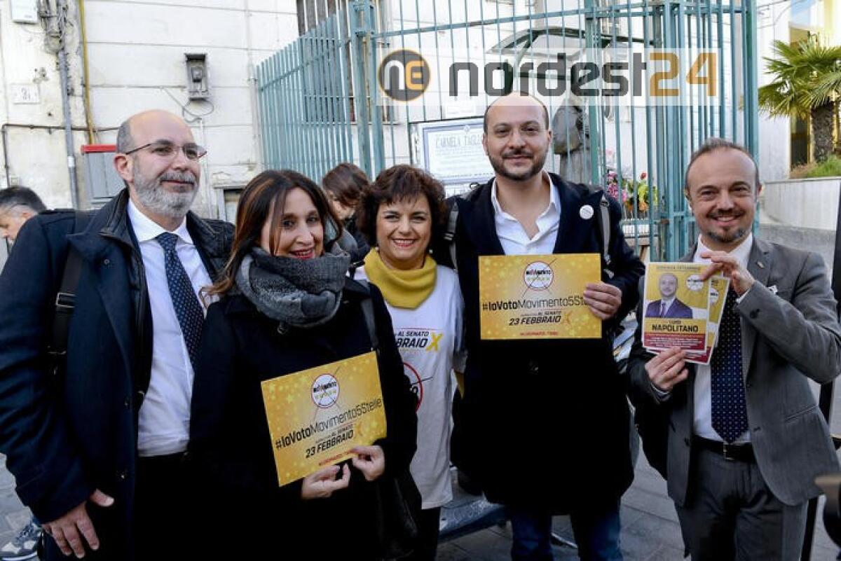 M5S: sospesi 3 europarlamentari - 