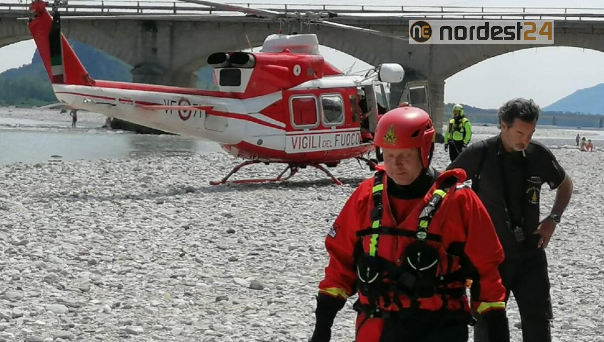 Rischia di annegare nel Tagliamento: 39enne soccorsa dai vigili del fuoco - 