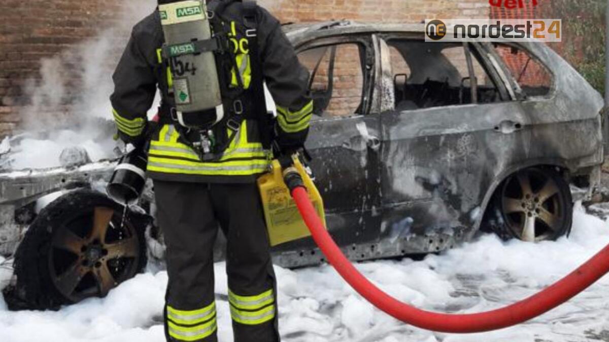 Incendio di un'auto a Strà (VE): nessun ferito - 
