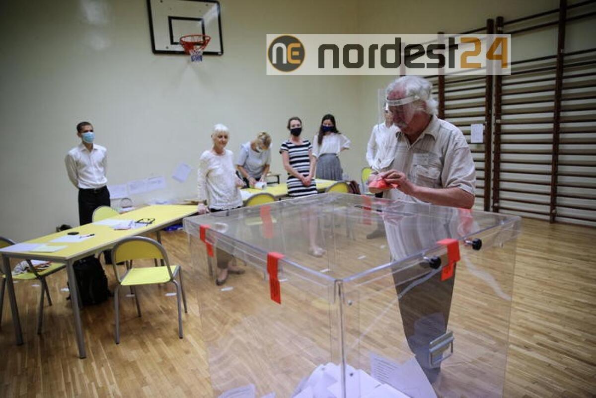 Polonia: al via voto per ballottaggio presidenziali - 