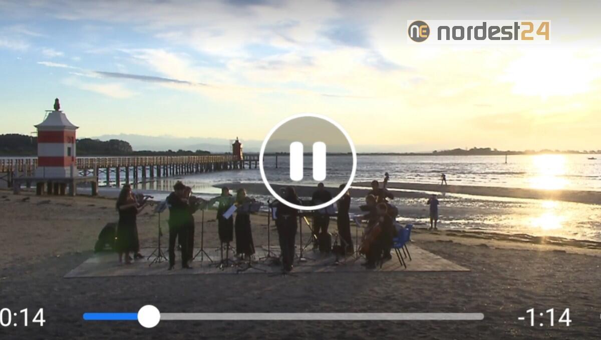 Concerto all'alba di Lignano Sabbiadoro: le emozioni in un video - 
